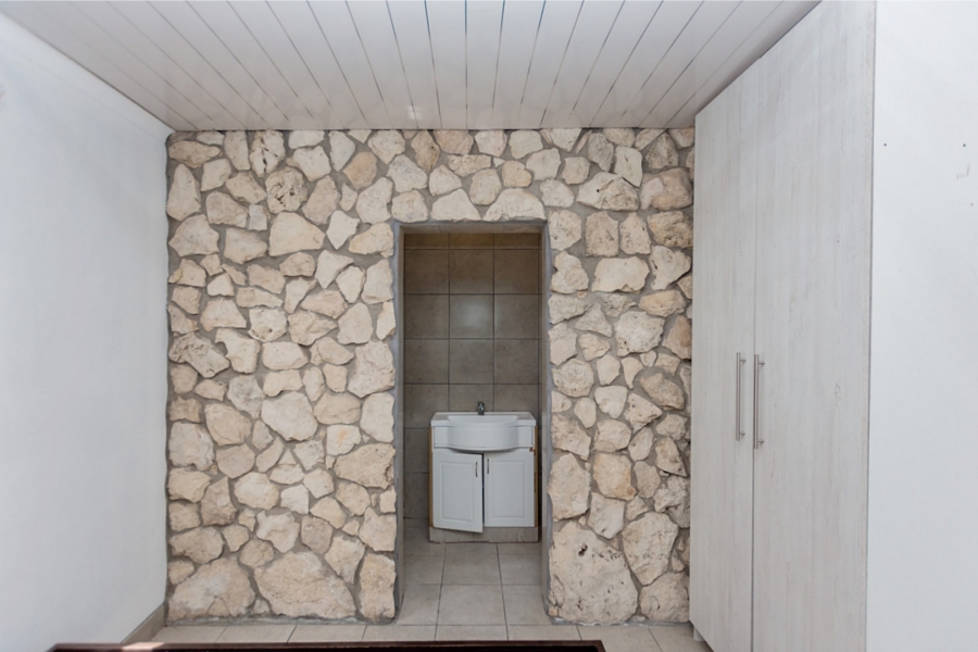 9 Bedroom Property for Sale in Long Acres Country Estate Western Cape